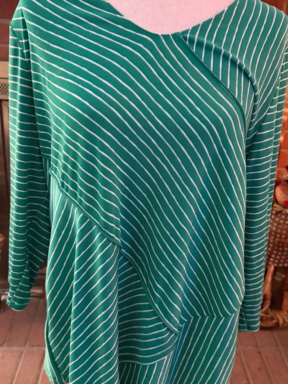 Chico’s Travelers Size 3 Green Stripe Asymmetrical Tunic Top 16/18